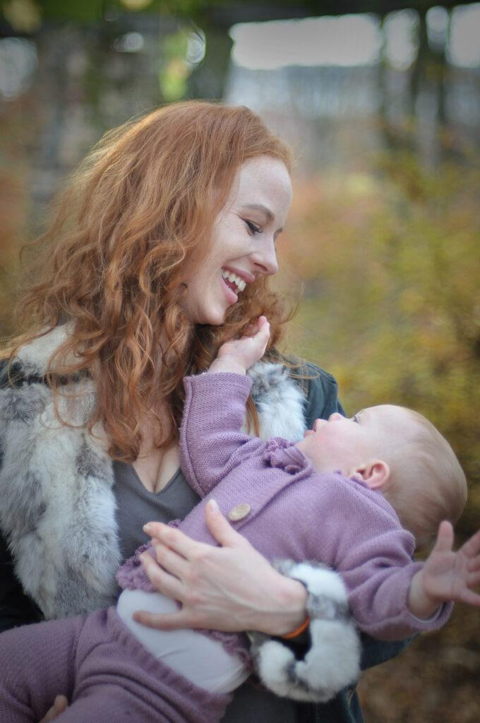 Mama i Córka, macierzyństwo, miłość, mkadruje fotografia rodzinna Poznań