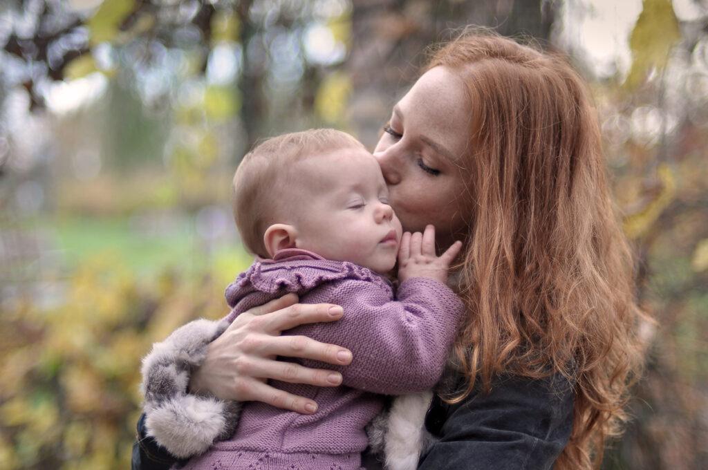Macierzyństwo, miłość, Mama i Córka, fotografia rodzinna mkadruje Poznań