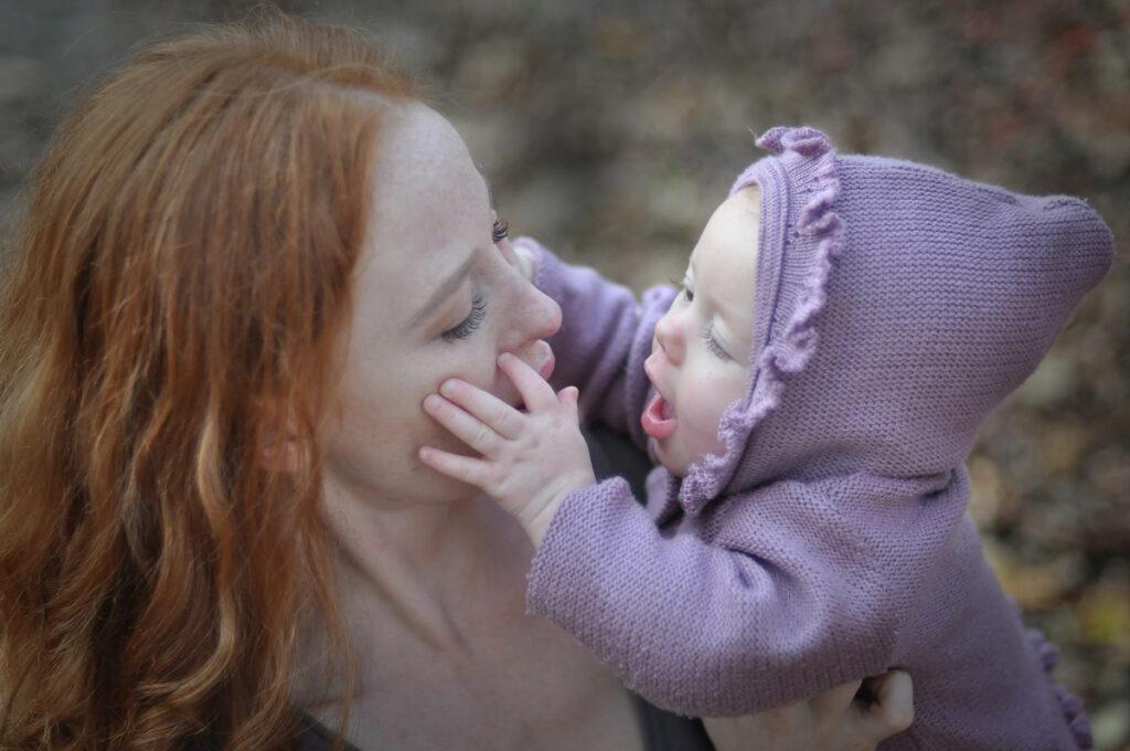 Mama i Córka, macierzyństwo, miłość, mkadruje fotografia rodzinna Poznań
