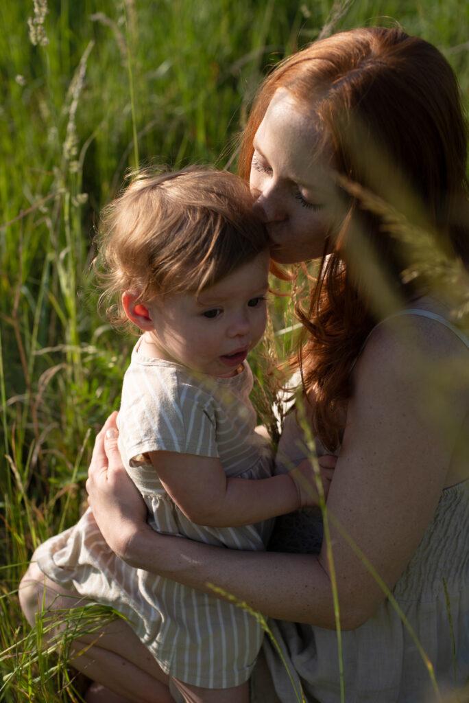 Mama i córka, sesja rodzinna. M.kadruje fotografia rodzinna i kobieca Poznań