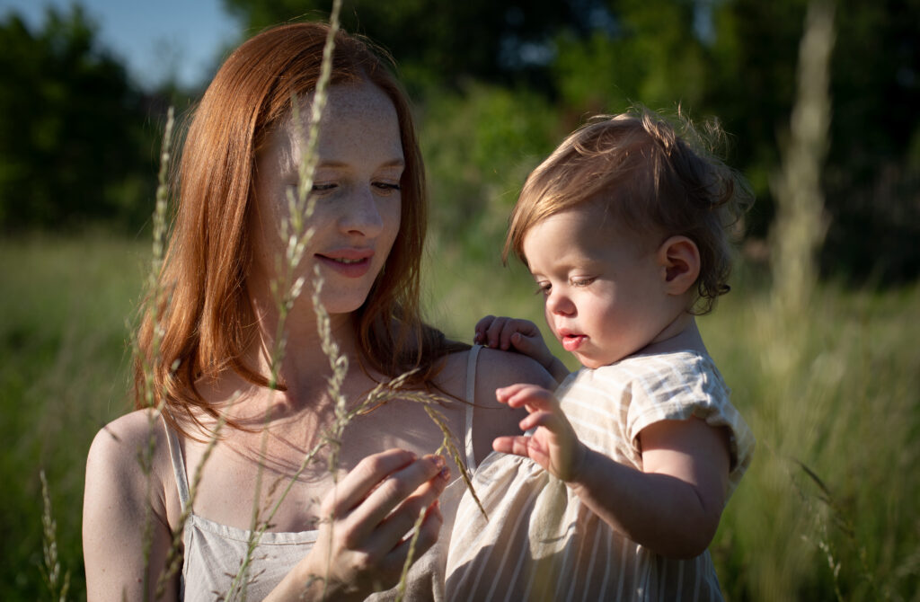 Mama i córka, sesja rodzinna. M.kadruje fotografia rodzinna i kobieca Poznań